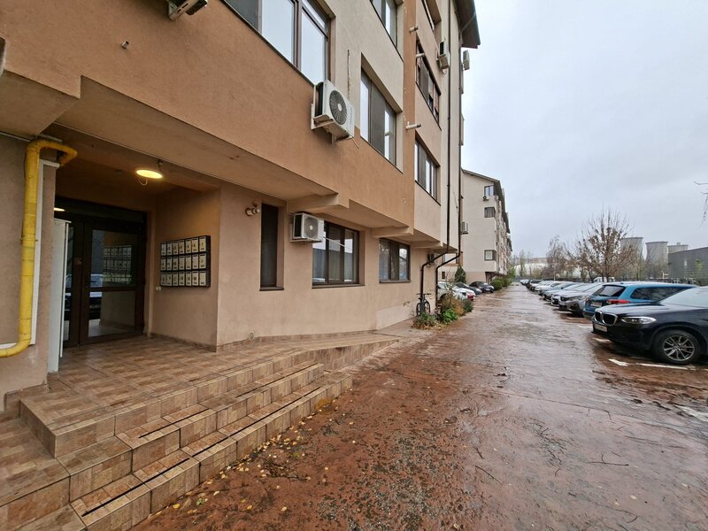 Berceni, Metalurgiei, parc Tudor Arghezi, pe str. Drumul Jilavei 113B